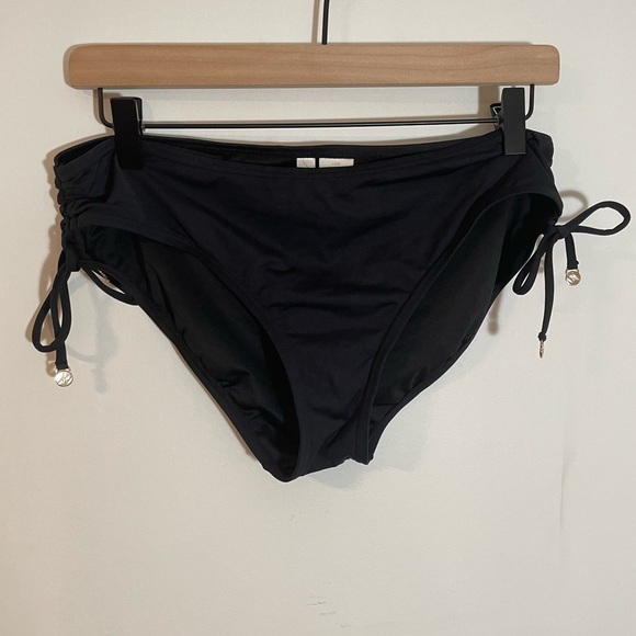 Anne Cole Live In Color Side Tie Black Swim Bottoms
Size Large 🏝️ ☀️ - Picture 2 of 7